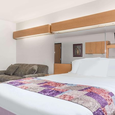 Microtel Inn & Suites By Wyndham מנקאטו מראה חיצוני תמונה